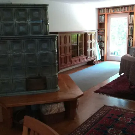 Am Waldrand Nyaraló Ampflwang im Hausruckwald